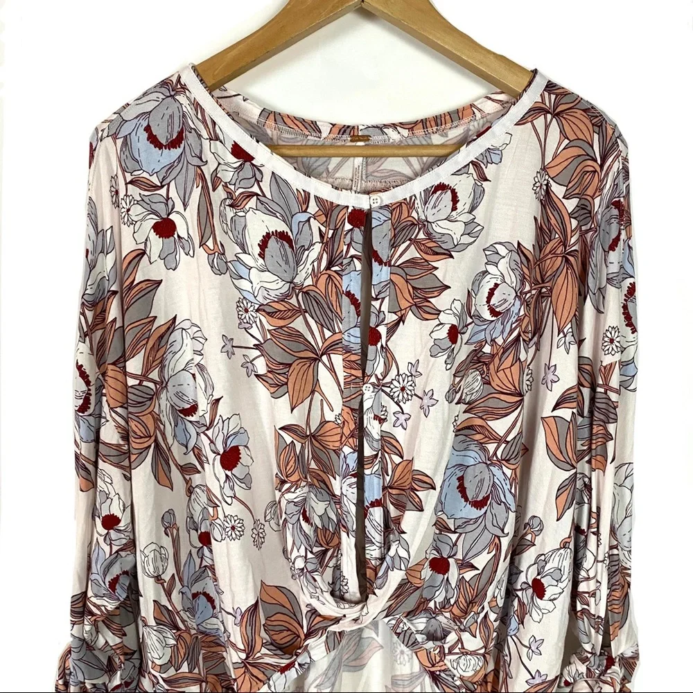 Free People Floral Dolman Keepin On Blouse - Picture 4 of 9